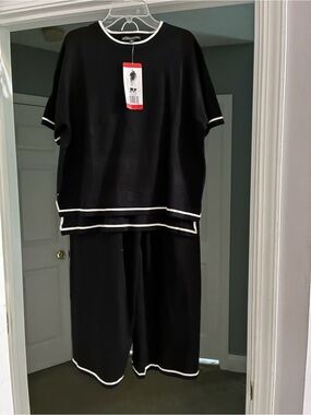 Adrianna Papell Black Two-Piece Knit set size Medium